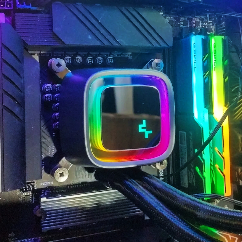 ส่งด่วน+โค้ดลด1000 ชุดน้ำปิด RGB 3มิติ โลโก้เปลี่ยนลายได้ประกัน5ปี Deepcool LS520 280 240mm Cooler