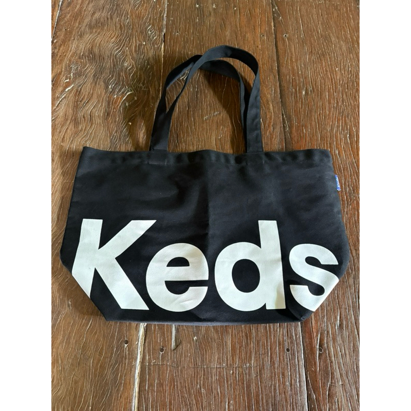 KEDS กระเป๋าผ้า รุ่น THE KEDS BAG สีดำ