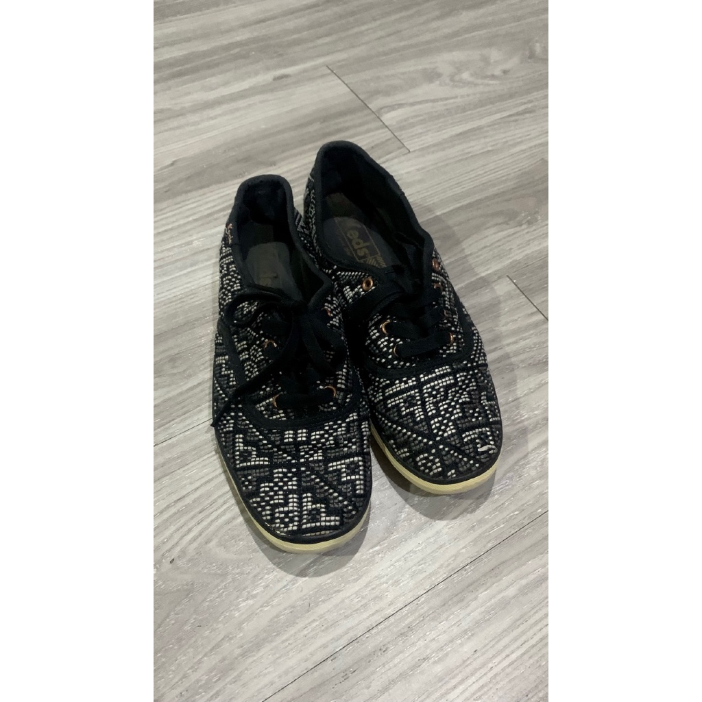 รองเท้าผ้าใบ (Keds) มือสอง
