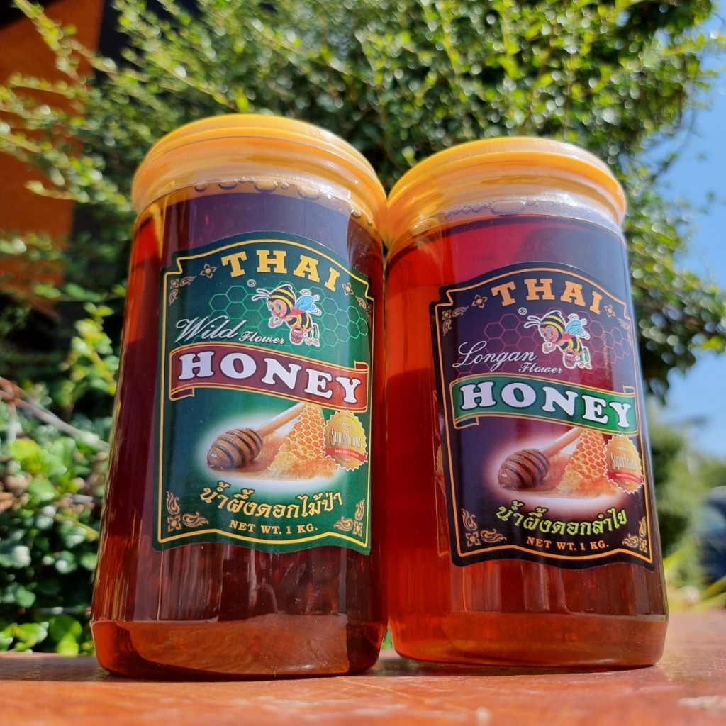 THAI HONEY (ไทยฮันนี่) น้ำผึ้งดอกไม้ป่า น้ำผึ้งดอกลำไย ขนาด1000กรัม