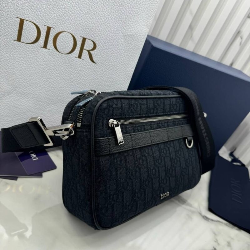 พร้อมส่ง กระเป๋าสะพายข้าง ผช ผญ ดิออร์ คุณภาพ ออริ Di or crossbody size 26 cm .