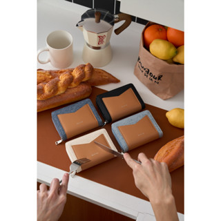 BESTER “Crunchy Wallet” มาพร้อมกล่อง