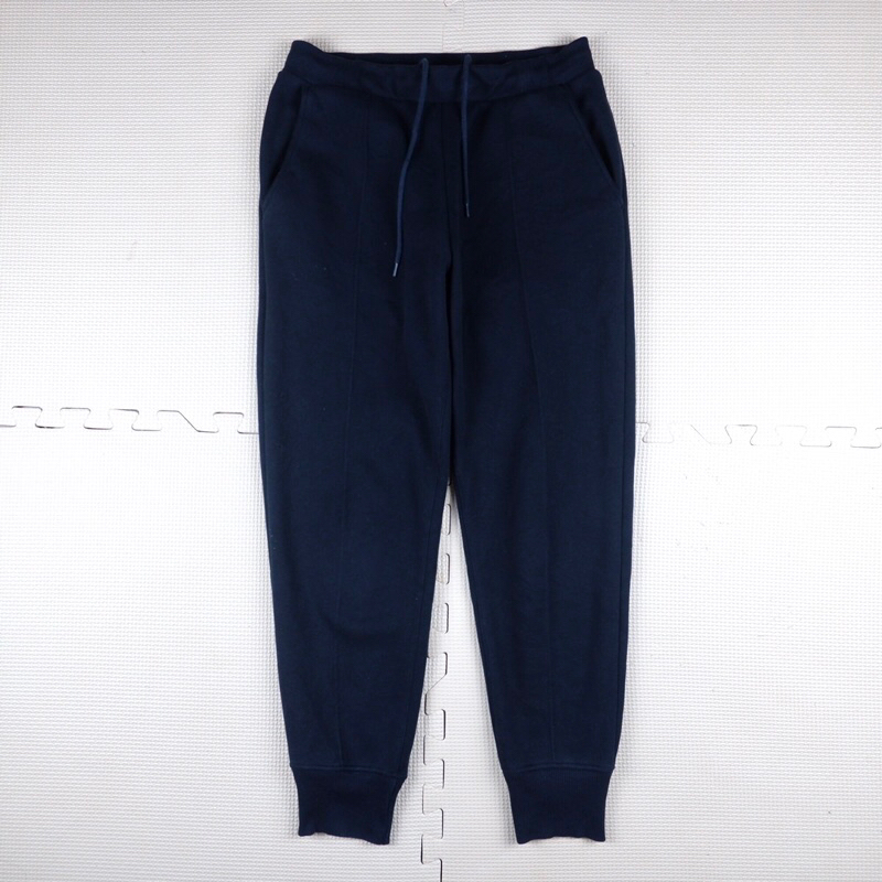 กางเกงวอร์มผู้หญิงบุขน Uniqlo สีดำ ไซส์ M เอว 28-32 สพ 38 ยาว 35.5 เป้า 10.5 ปลายขา 4.5