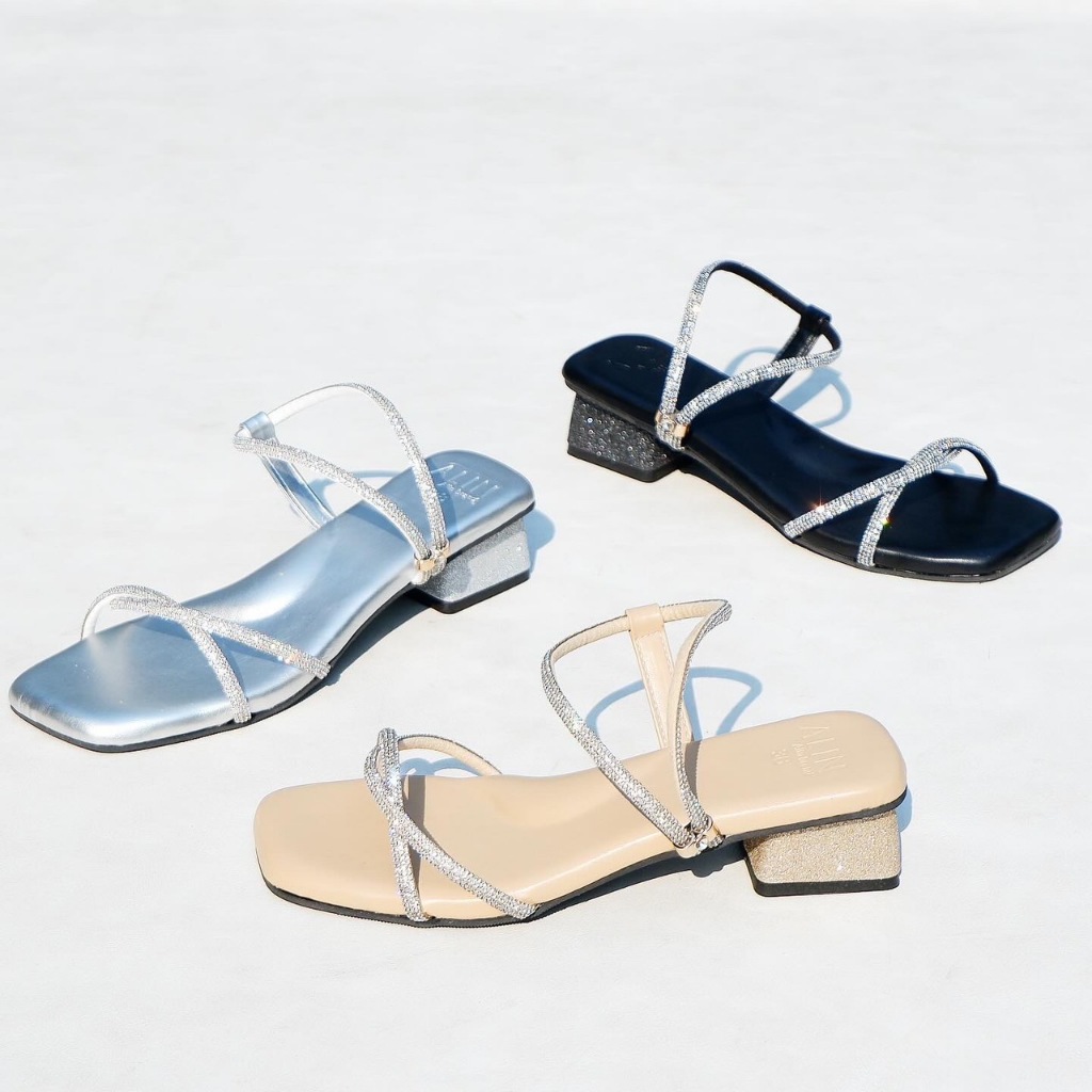 ALIN (Saturn)งานไทยทรงปกติไม่ต้องบวกไซต์ Saturn 390.- ส้นสูง1นิ้ว สีครีม สีเงิน สีดำ