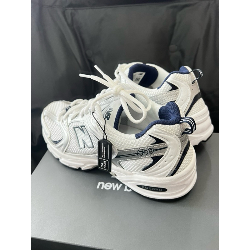 รองเท้า New Balance แท้ 100% ไซส์ 40.5( 25.5) ซื้อจาก Sasom นะคะ มือ1