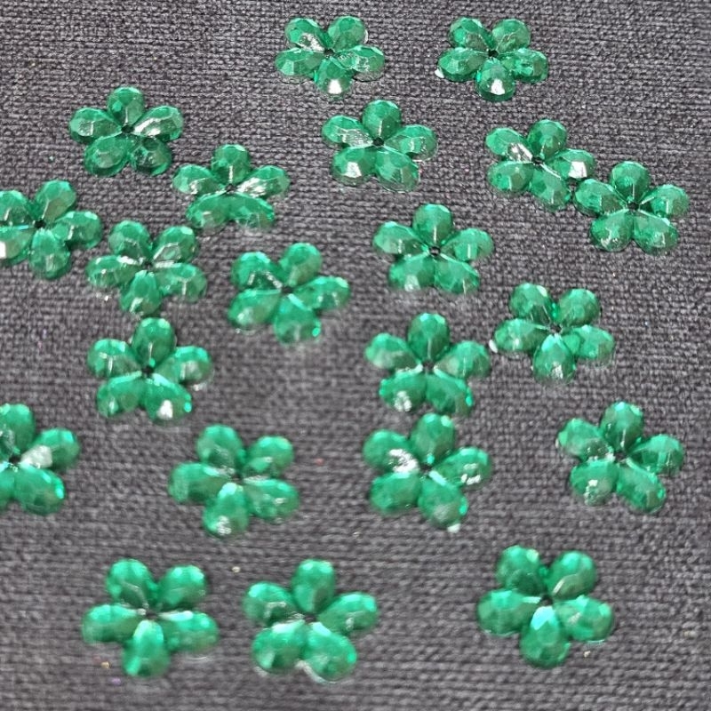 DP15 พลอยดอกไม้พลาสติก 10 มิลจำนวน 50 ชิ้น - รูปที่ 2