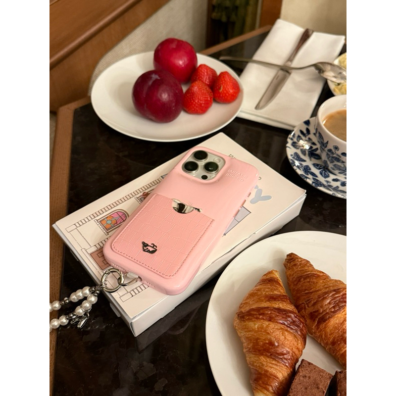 (เคส Loafy) เคสนุ่มนิ่ม Strawberry Kiss Loafy Whale Indeed Case เคสนิ่ม จับถนัดมือ วัสดุหนังเกรด Premium - รูปที่ 2