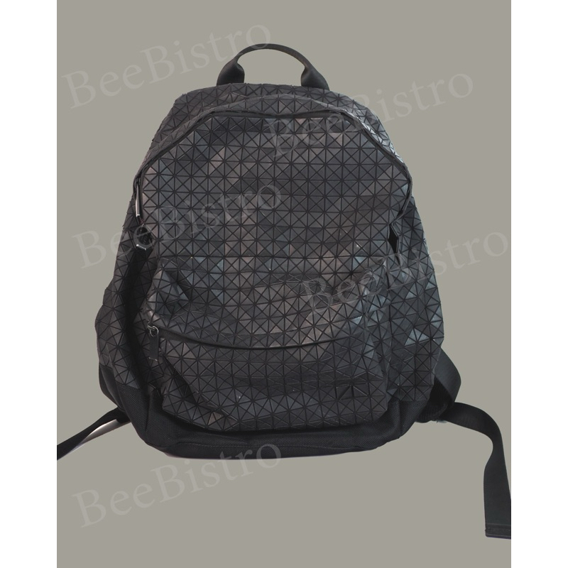 BAO BAO ISSEY MIYAKE : DAYPACK BACKPACK (BLACK)