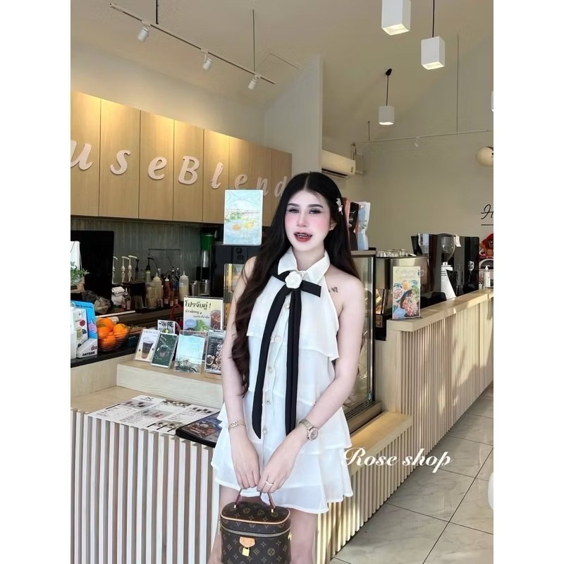 มินิเดรส สาวเวียดนาม แต่งระบายขนมชั้น แต่งกุหลาบ งานประณีตสุดๆ คุณหนูคุณใจ น่าร๊ากกก ใส่เที่ยวคาเฟ่ วันชิวๆ ได้หมดค่าา