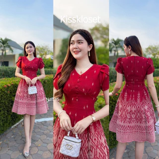 KS745 ชุดเดรสผ้าทอลาย คอวี แต่งจีบอก แขนกลีบบัว กระโปรง8ชิ้น อัดกาวทั้งชุด ใส่แล้วพลางหุ่นสวยมากๆค่า (S-3XL)