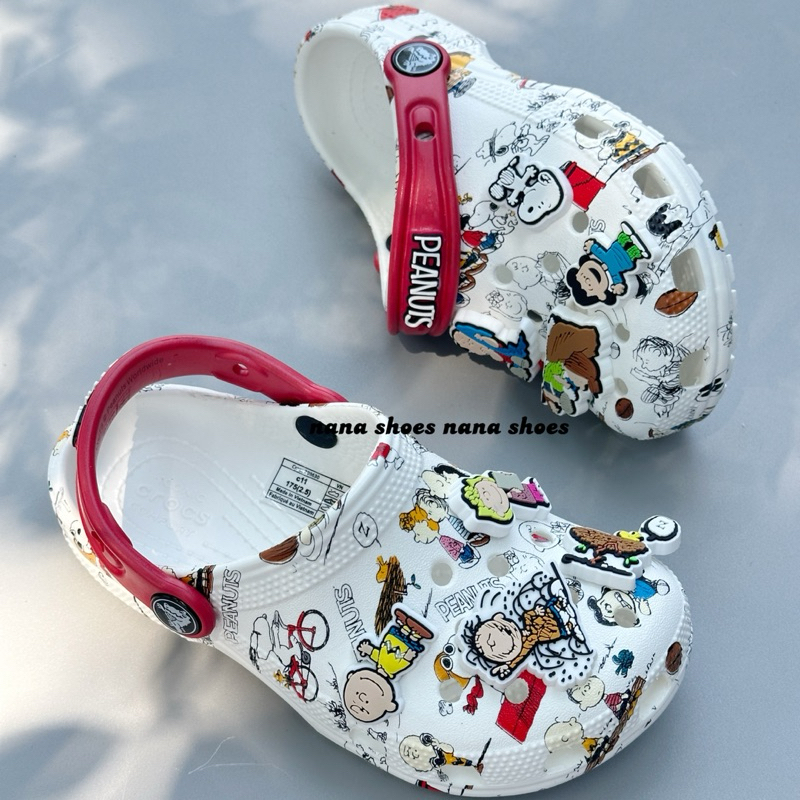 รองเท้าแตะของเด็ก มีแถมตัวติดให้ด้วย8ตัว Crocs hello Kitty แบบสวม ไซส์ C7--J3 มีหลายสีนิ่มเบาสบายไส่ง่าย