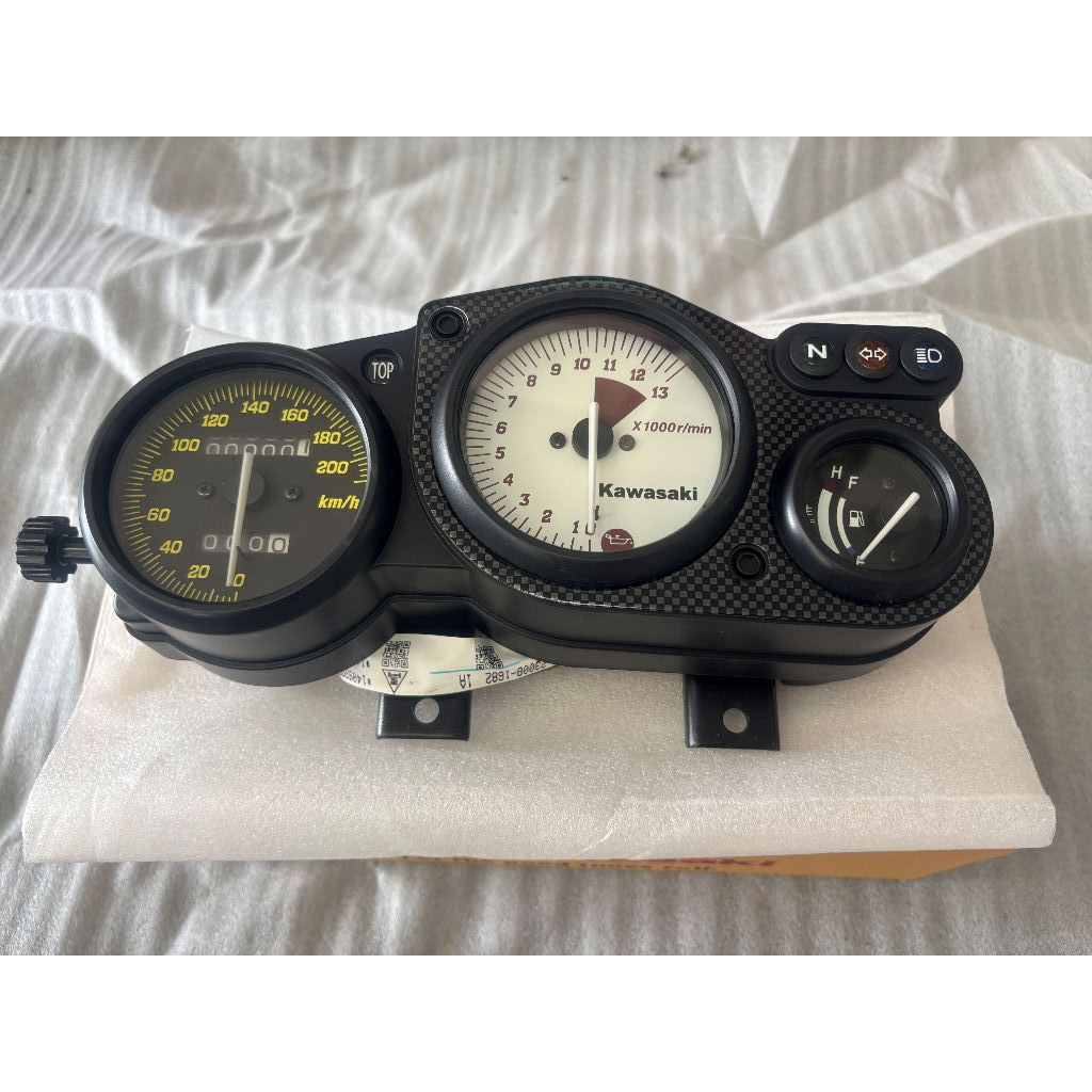 (Kawasaki KR150) ชุดเรือนไมล์