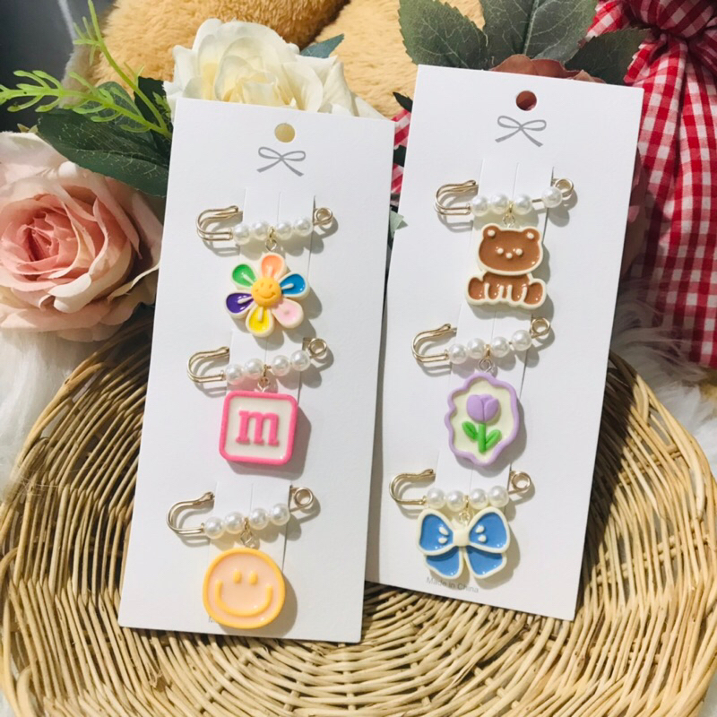 เข็มกลัดแฟชั่น 🦋KN3 ดอกเดซี่ 3 ชิ้น เข็มกลัด 3.8 ซม. ตกแต่งประดับเสื้อผ้า กระเป๋า พร้อมส่ง