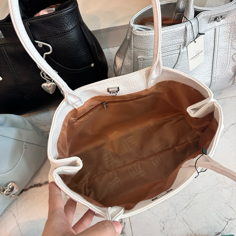 พร้อมส่ง กระเป๋าสะพายข้าง กระเป๋าถือผู้หญิง