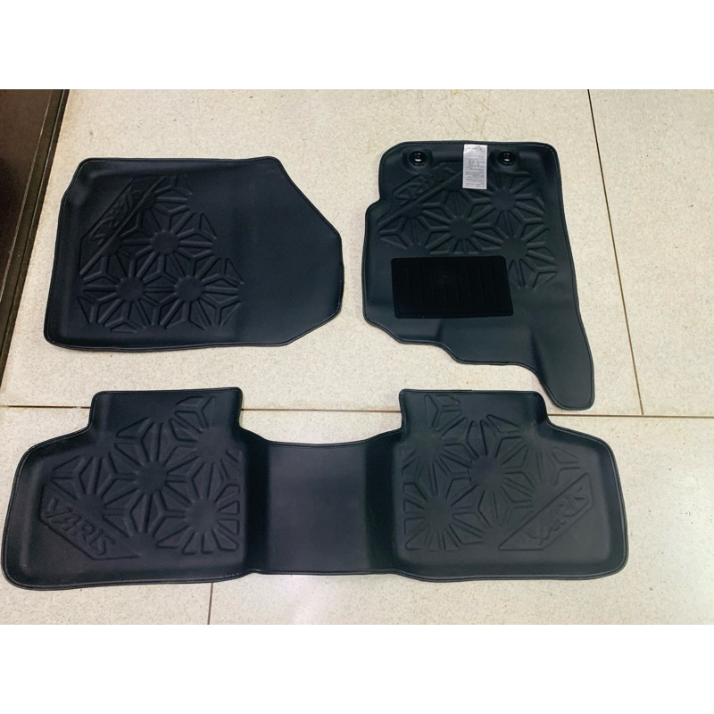 พรมปูพื้นรถ Yaris Ative 2024 OEM