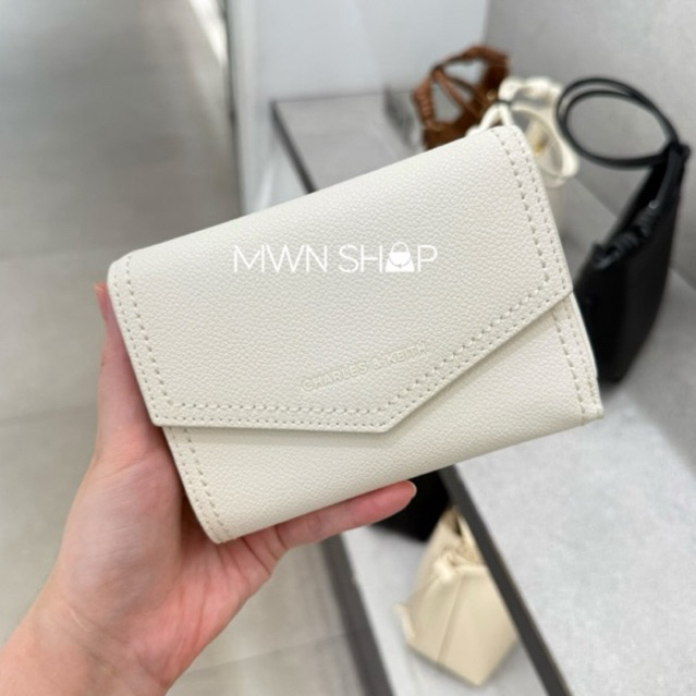 Charles&keith มีโค้ดลด30% Stitch Trim Envelope Wallet กระเป๋าสตางค์ใบสั้น ของแท้จากชอป