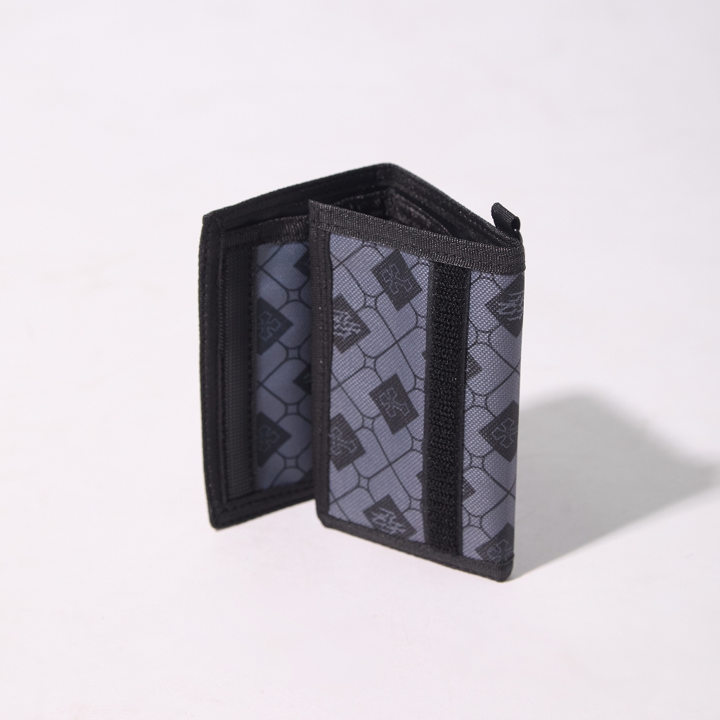 NYLA กระเป๋าสตางค์ SIGNATURE PATTERN TRI-FOLD WALLET