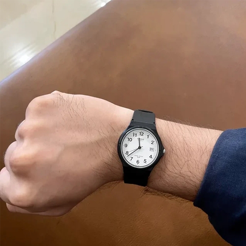 Casio นาฬิกาข้อมือผู้ชาย สีดำ สายเรซิ่น รุ่น MW-59,MW-59-7B,MW-59-7BVDF
