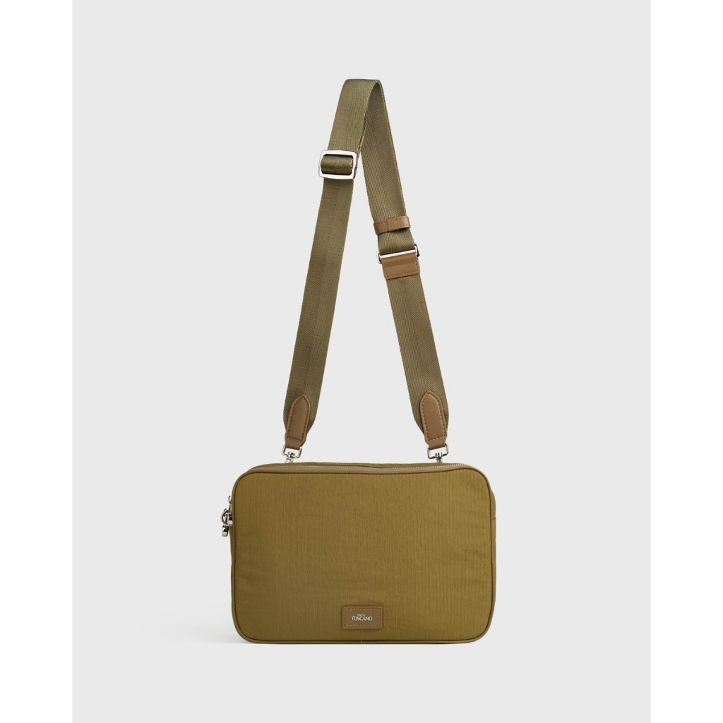Tocco Toscano รุ่น Sonya Everyday Sling กระเป๋าไนลอน ใส่ของได้เยอะ มีช่องจัดระเบียบ คุณภาพพรีเมี่ยม