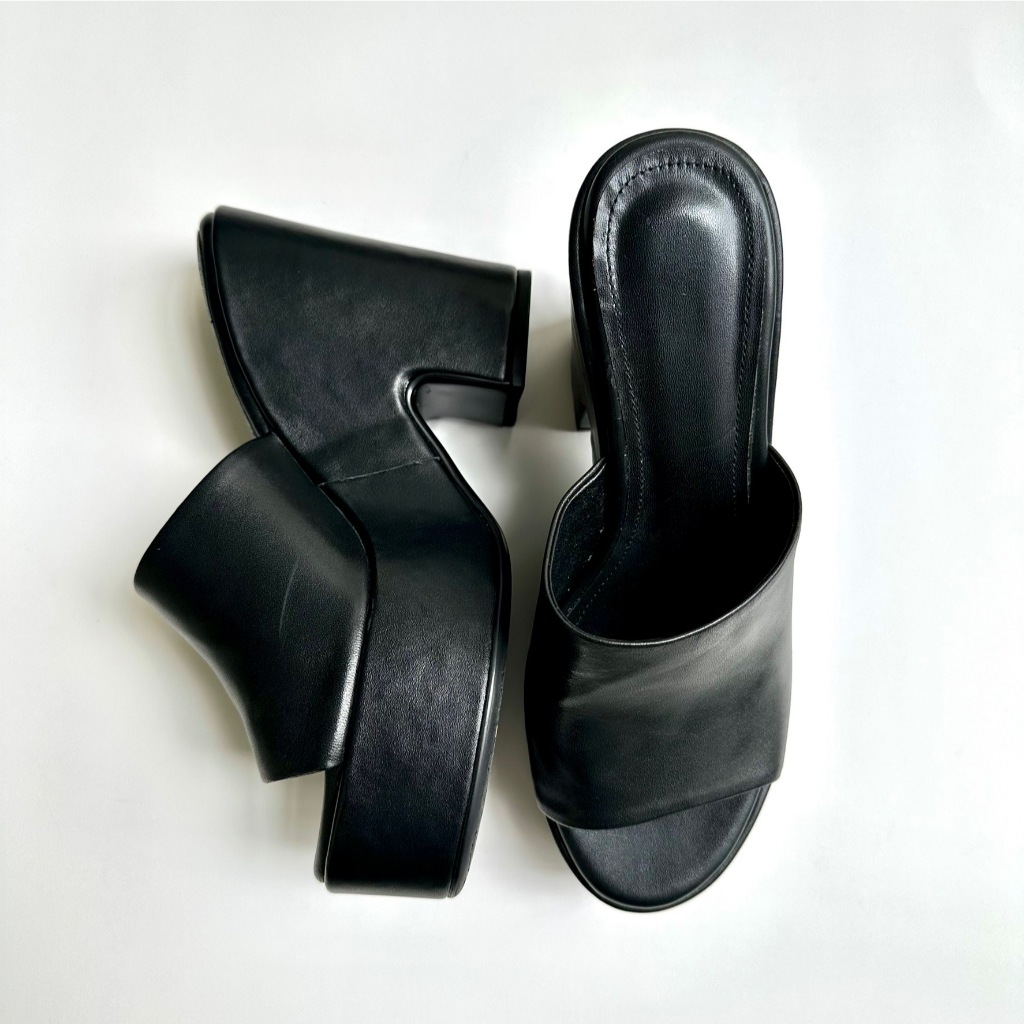 𝐌𝐈𝐍𝐈𝐌𝐀𝐋𝐈𝐒𝐓 รองเท้า Sale size 35 (มีแบบละคู่เท่านั้น‼) 🔥สินค้า sale อาจมีตำหนิบ้างเล็กน้อย
