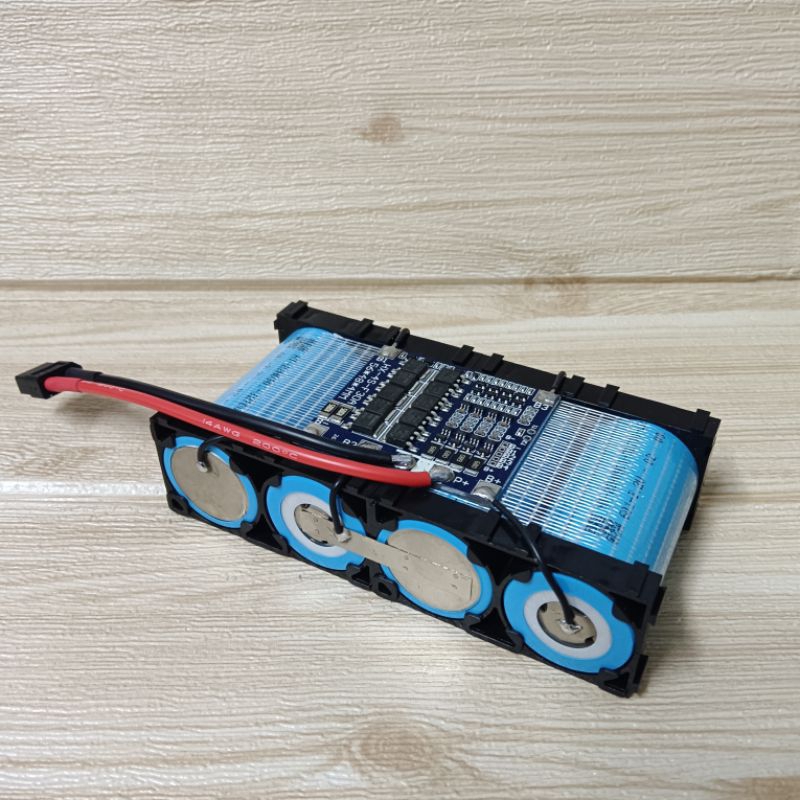 แบตเตอรี่ลิเธียมฟอสเฟต  LiFePO4 32700 32650  12.8 ถึง 13 โวลต์ 6000 mah (6A) bms ป้องกันสูงสุด 30A พร้อมใช้งาน