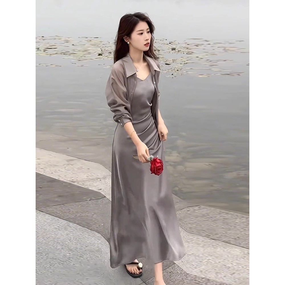 [คุณภาพสูง] เซ็ตกระโปรงสายเดี่ยวผ้าไหมซาติน+เสื้อคลุมซีทรูผ่าหลัง เบาพริ้วสบาย