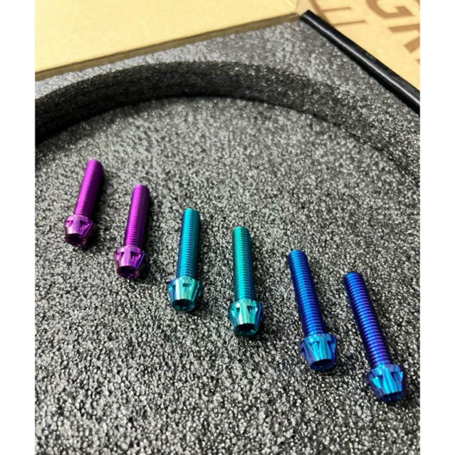 น็อตไทเทเนียมยึดเสื้อปั้ม M8×40mm M8×50mm *ราคาต่อ1ตัว*