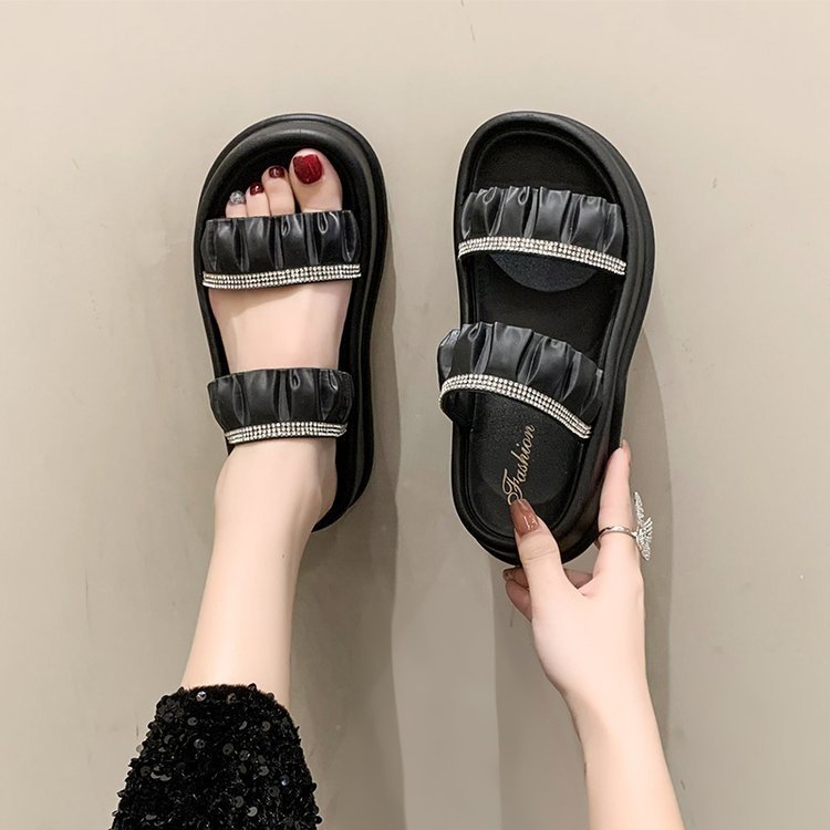 XWbrand   NEW รองเท้าแตะเสริมส้นแฟชั่น ดีไซล์สวยเก๋ สไตล์สาวหวาน   ที่สำคัญรุ่นนี้ทนสุดๆ ควรมีไว้ครอบครองนะจ๊ะะ