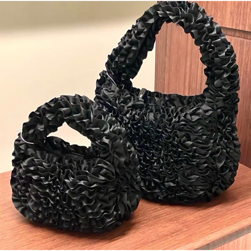 (พร้อมส่ง) กระเป๋า Cos Micro/Mini Dahlia Bag สี Black/Purple ของแท้100% - รูปที่ 2