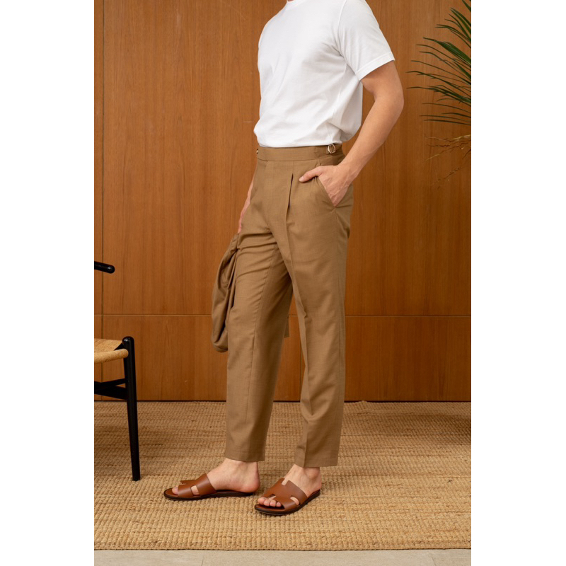 [Code50%ทักแชท] The Sicilian Linen Trouser สีน้ำตาล Light Brown | ผ้า Premium Linen | ทรง Regular Fit 1 จีบ | ตัวปรับเอว