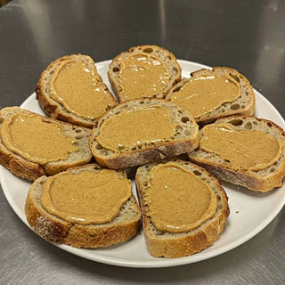 Almond Butter เนยอัลมอนด์ 100% ไม่เติมน้ำตาล น้ำมัน ขวดบีบ 200g.