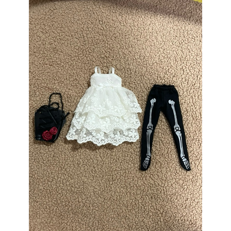 Neo blythe daunting drusilla stock outfit ชุดบลายธ์แท้