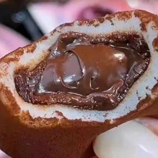 ไดฟูกุสอดไส้สตรอว์เบอร์รี่วิปครีม ไดฟูกุสตรอว์เบอร์รี่วิปครีมเยิ้ม เนื้อไดฟูกุหนึบๆยืดๆๆ ละมุนลิ้น แช่เย็นก็ฟินไปอีกแบบ
