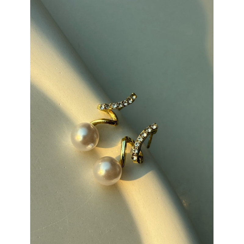 ต่างหู เกลียว มุก รุ่น Golden Wave Pearl