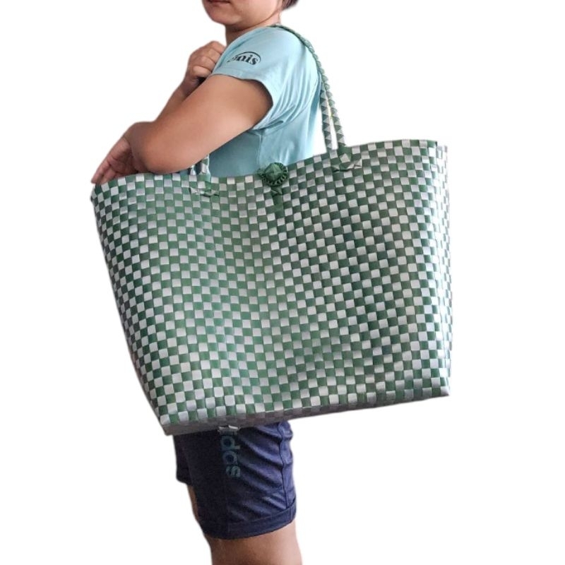 กระเป๋าสานพลาสติกรุ่น  กระเป๋า XL  ร้านคละสีให้