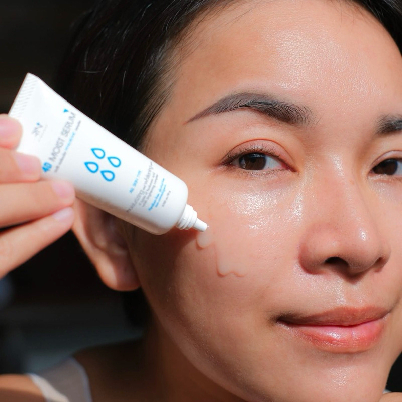 4D Moist Serum💧 ”Hyaluronic Acid 4 โมเลกุล“ ที่ช่วย เติมน้ำในทุกชั้นผิวได้อย่างเต็มประสิทธิภาพ👍
