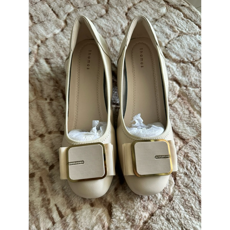 รองเท้าคัชชูขาว Thames size 39