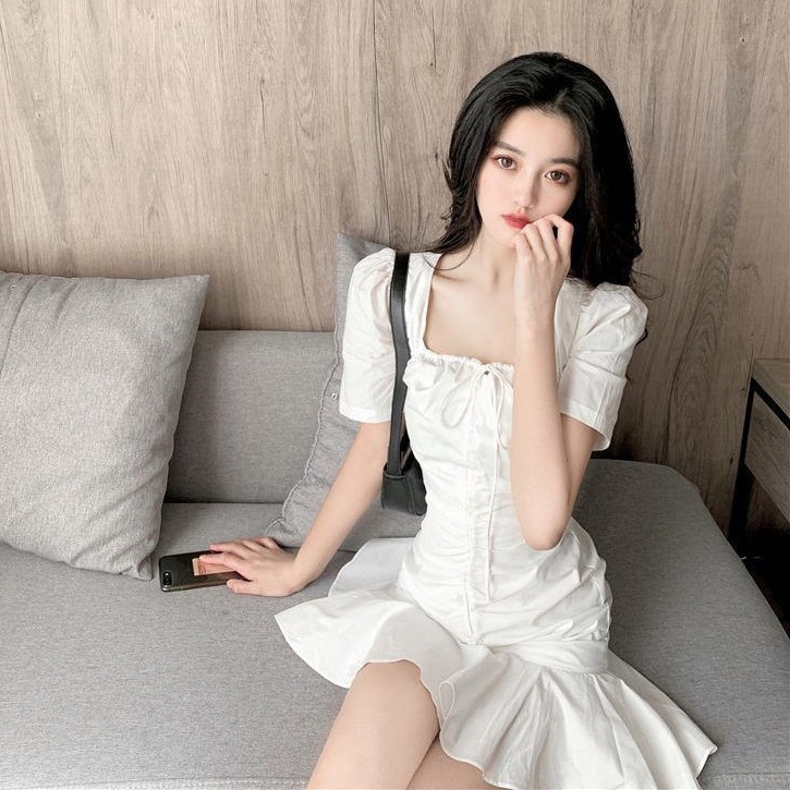 เดรสแขนพอง เดรสคอเหลี่ยม สั้น ระบาย สีพื้น สไตล์เรียบหรู