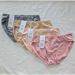 Sabina กางเกงในทรงบิกินนี่ แต่งผ้าลูกไม้ สวมใส่กระชับสบาย