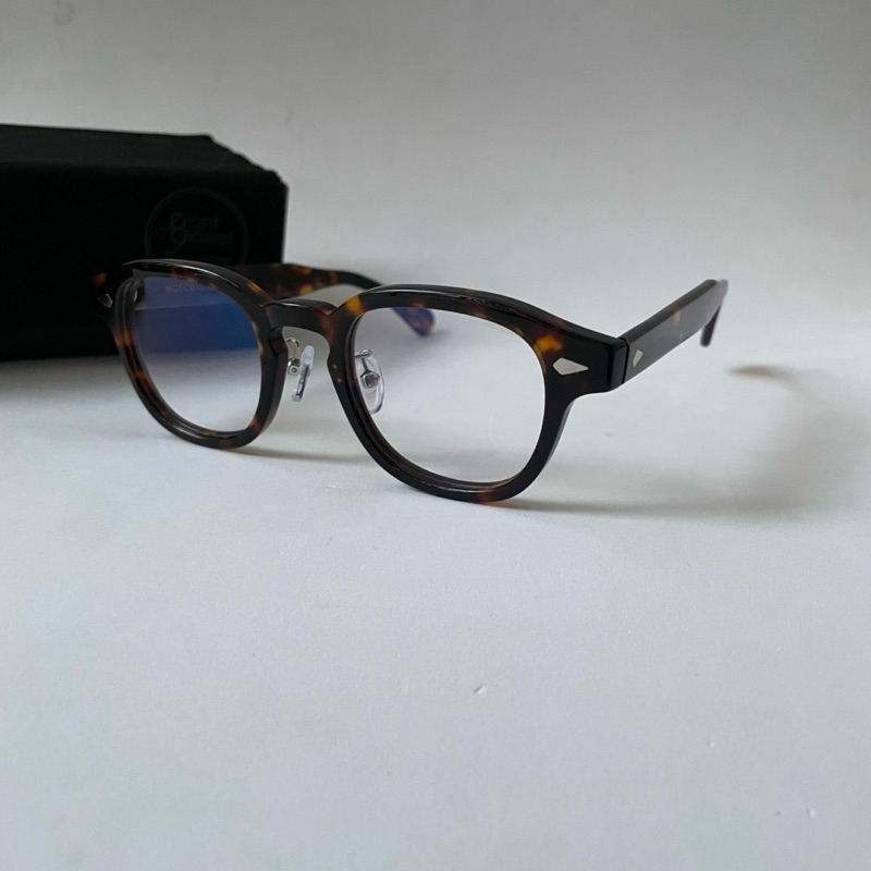กรอบแว่นวินเทจทรง เลมทอช Lemtosh Handmade มีแป้นจมูก 1,290 บาท