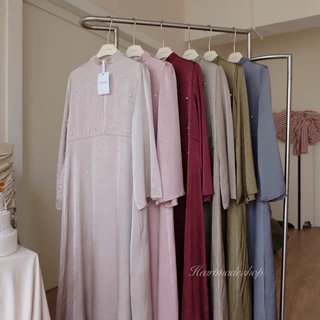 (D31) Heartmade—Zinnia dress🤍✨(ชุดเดรสซาตินแต่งคริสตัลพร้อมผ้าคลุม)