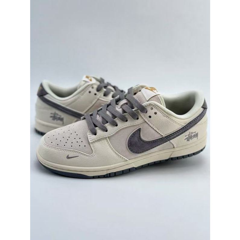 Nike SB Dunk Low  Stussy รองเท้าผ้าใบลำลองที่ทันสมัยและเรียบง่าย XX2025- 888XK