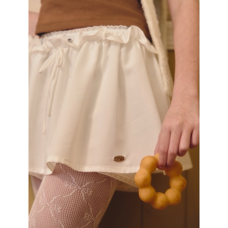 Used once 🤍 POKEE | Wynn Skot กระโปรงกางเกง