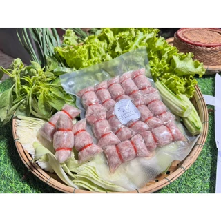 แหนมหมู ทำสดใหม่ทุกวัน ไม่ใส่สี ไม่ใส่สารกันบูด เปรี้ยวกำลังพอดี สามารถนำไป อบ ย่าง หรือทอดได้ ทำอาหารได้หลายเมนู