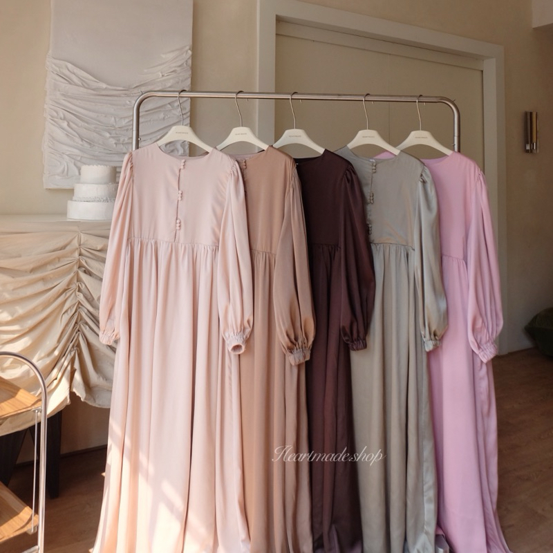 (D15) Heartmade—Monaliss dress(เดรสผ้าซาตินซับในยาวพร้อมฮิญาบ)