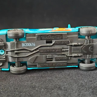 โมเดลรถเหล็ก Majorette - Chevrolet silverado ECH 1/71 รถกระบะ ยาว 8cm. ไม่มีแพ็ค