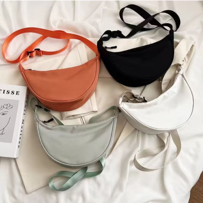 กระเป๋าคาดหน้าอก คาดเอว สะพายข้าง รูปทรงเกี๊ยว กระเป๋าผ้า