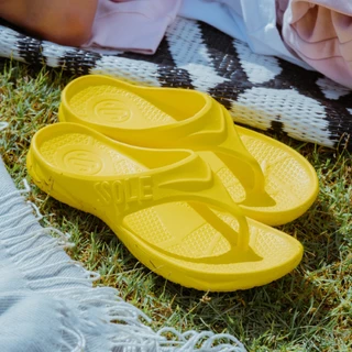 SSOLE Sandals- รองเท้าแตะใส่วิ่ง สี Lightning Yellow
