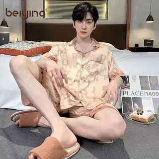 3333-1A Mmeimei ชุดนอนผู้ชาย งานผ้าไหมอิตาลี ลายพิมพ์ดี สีสด ผ้าทิ้งตัว ใส่สบาย ไม่ต้องรีด (สินค้าพร้อมส่ง)