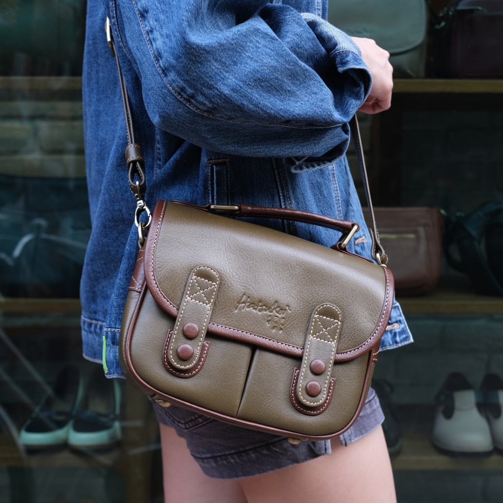 ✨ขายดีมาก ทรงนักเรียนน่ารัก ไม่ซ้ำใคร สไตล์ญี่ปุ่น✨กระเป๋าหนังแท้รุ่น Tokoro (Hatsukoi Leather Bag)